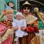 Семья Обгольц - победитель парада транспортных средств 5