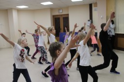 Танцуем вместе!