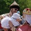 Семья Обгольц - победитель парада транспортных средств 1