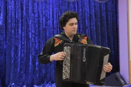 День баяна