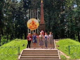 "Мы вахту памяти несем"