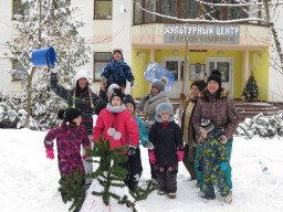 Игровая программа "Лепим снеговика"